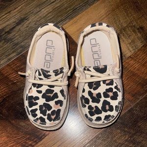 Toddler girl Hey Dudes